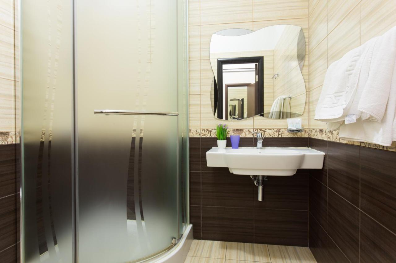 Hotel Voyage Kharkiv Eksteriør bilde